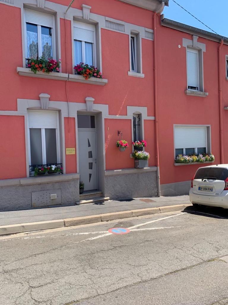 Ferienwohnung Couleur Framboise Longwy Exterior foto