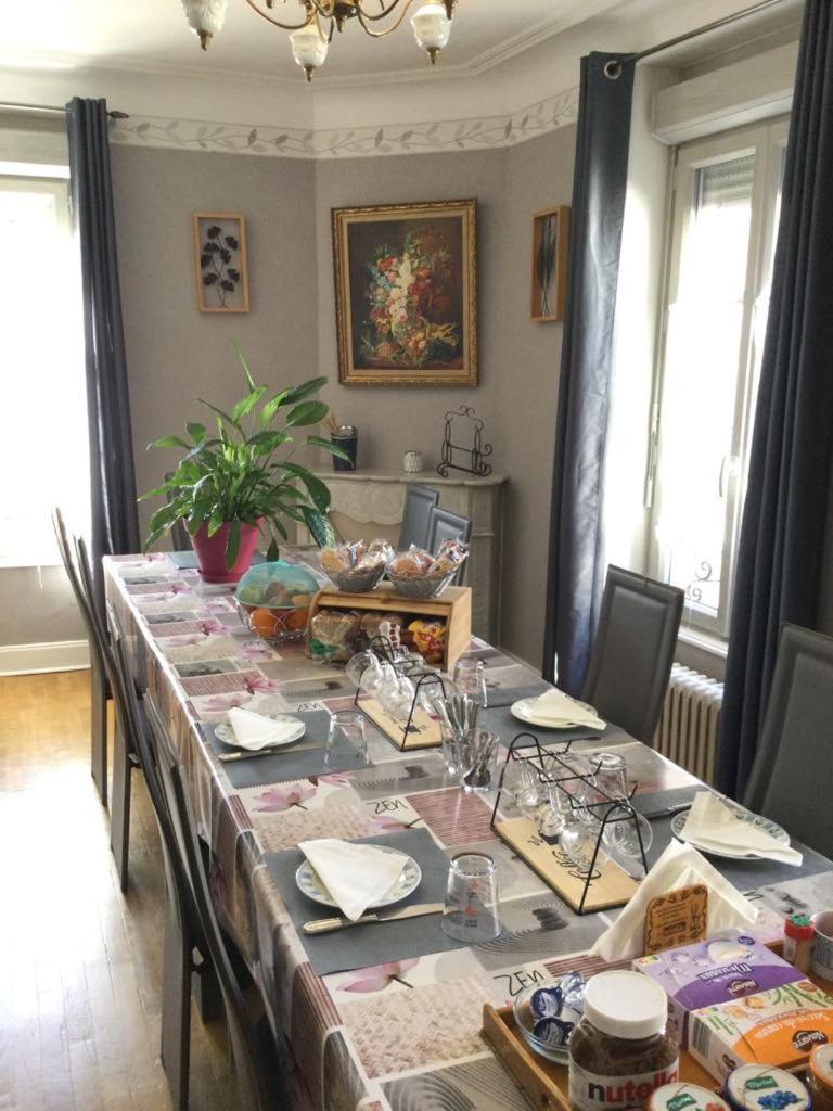 Ferienwohnung Couleur Framboise Longwy Exterior foto